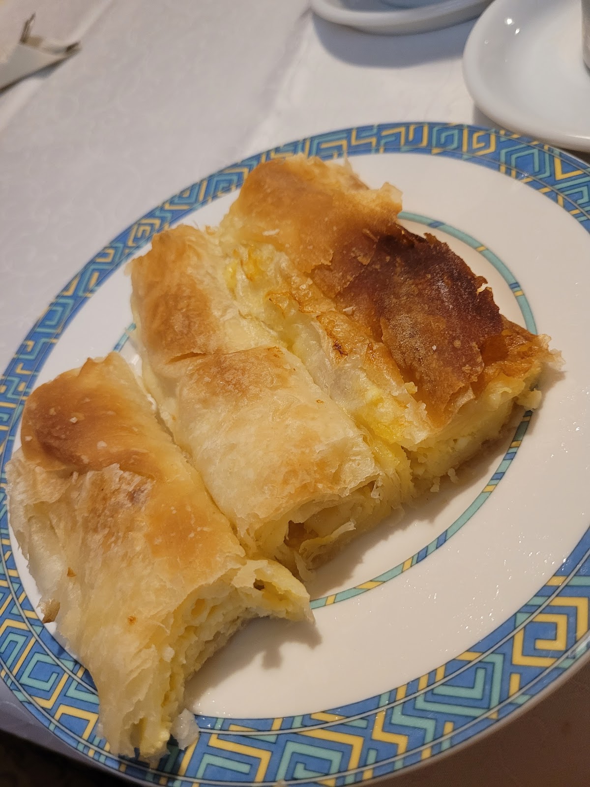 Burek, ciasto filo z serem